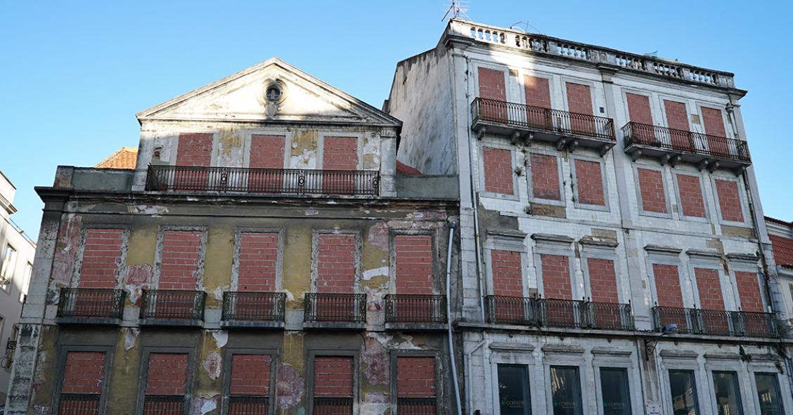 IMI de imóveis devolutos: só 49 câmaras vão cobrar mais imposto