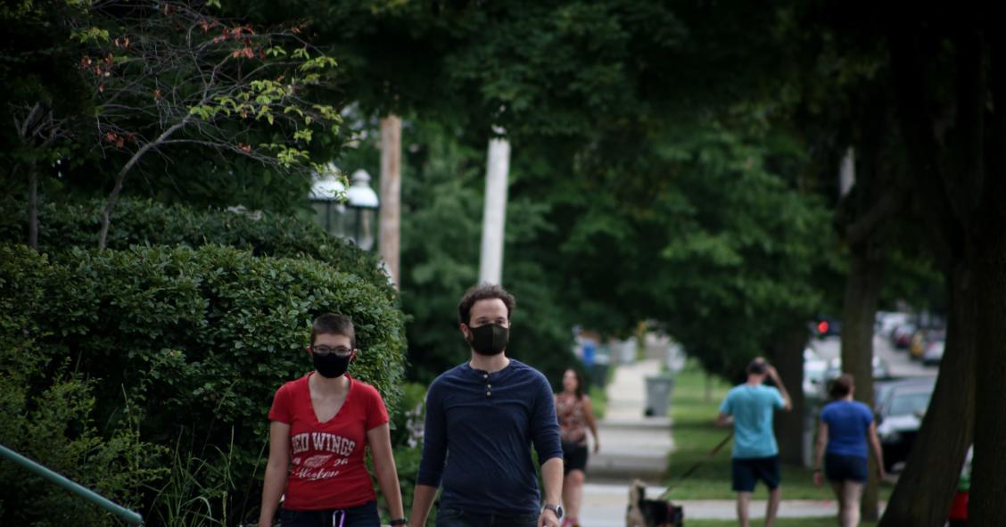 Máscaras biodegradáveis podem dar lugar a jardins de flores silvestres