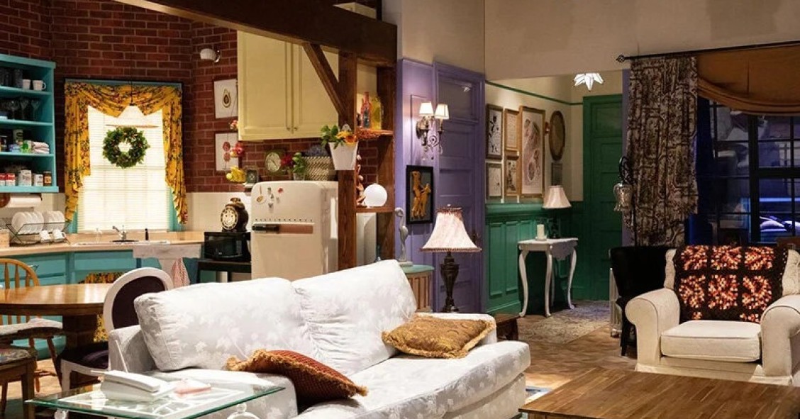 Friends regressa com novo episódio e surpresas – e já é possível ficar nas casas da mítica série