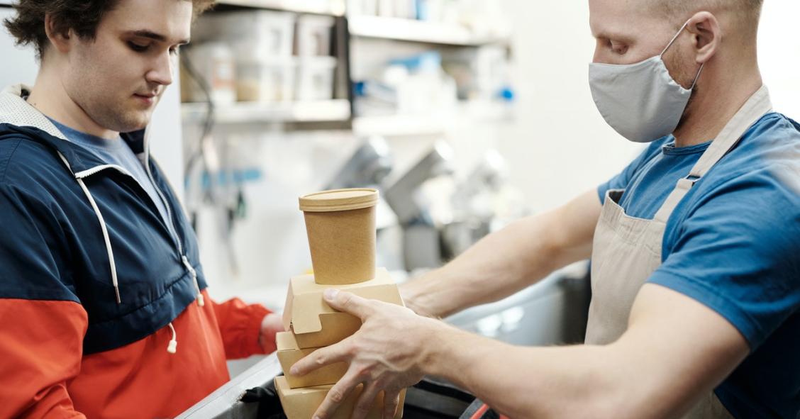 Uso de máscara obrigatório no trabalho? Empresas decidem - há exceções