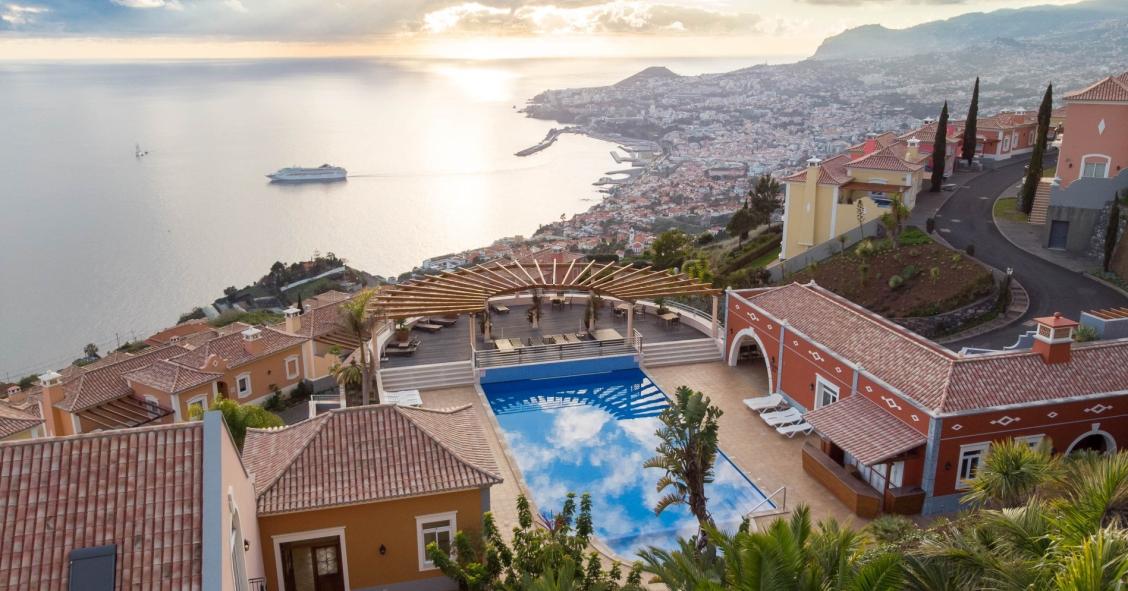 Palheiro Village encontra-se na Madeira