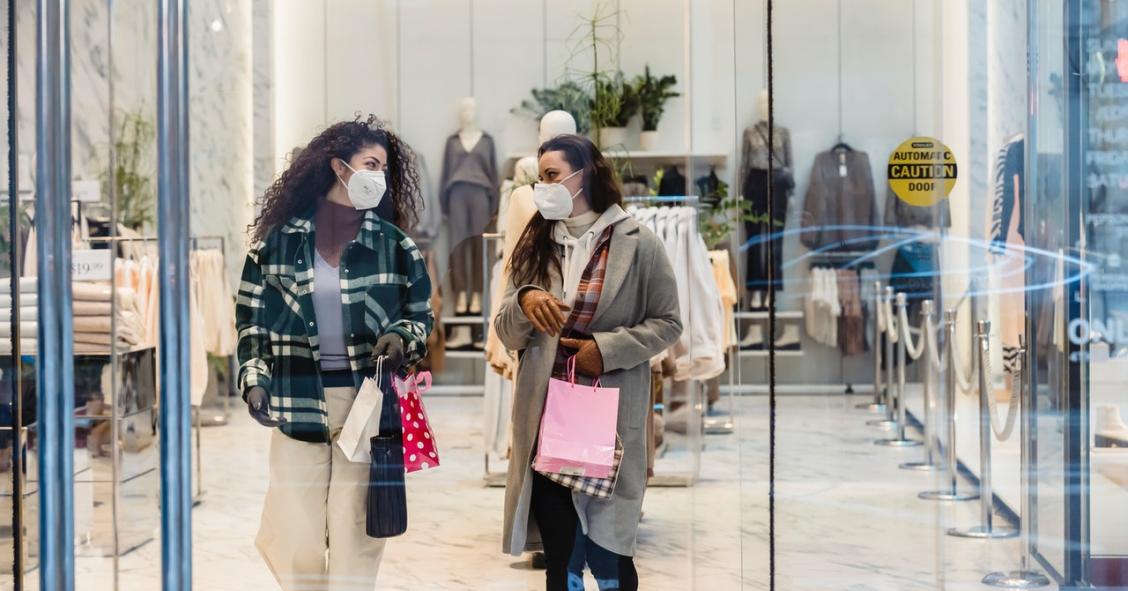 Centros comerciais processam Estado