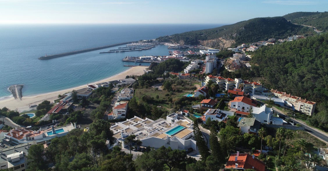 Casas de luxo com vista para o mar em Sesimbra