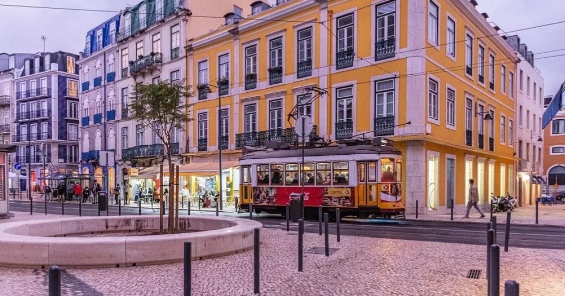 Obras em Lisboa: Largo do Conde Barão renasce mais verde