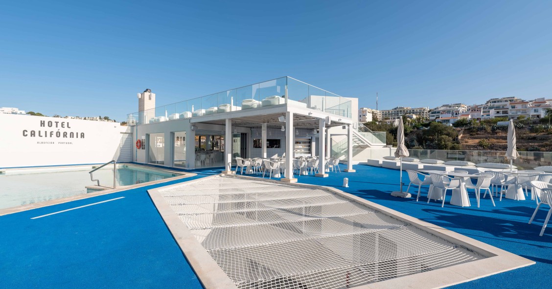 Hotel Califórnia comprado pela Arrow