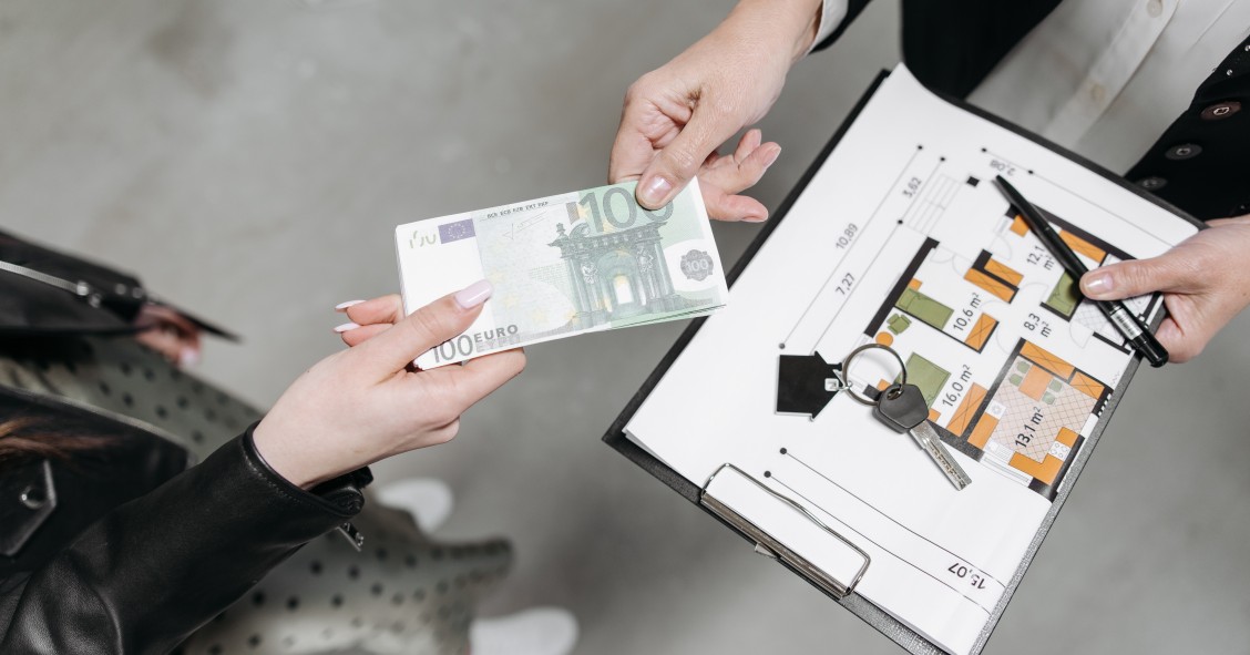 Contratações de pessoas em empresas do setor imobiliário