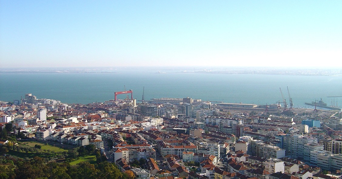 Habitação acessível em Almada