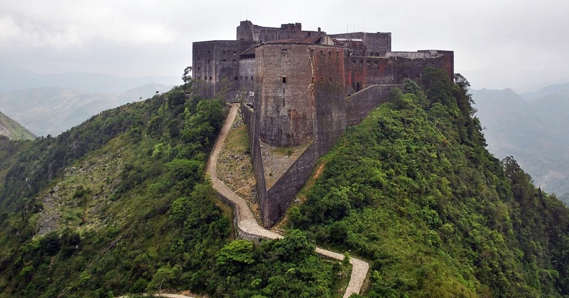 vista aérea do Castelo Laferrière No Haiti 
