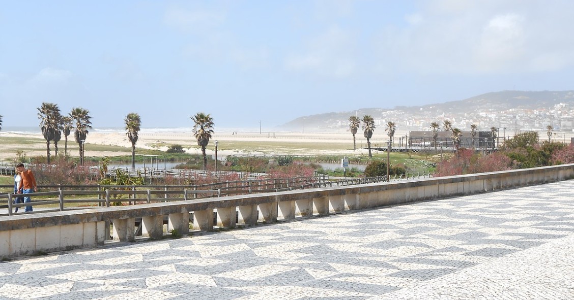 Piscinas de água salgada nas praias da Figueira da Foz