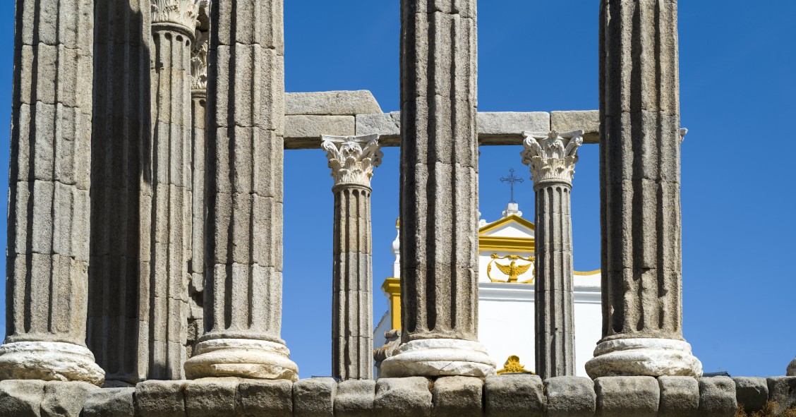 Évora