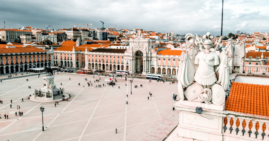 Há uma aldeia em Portugal com obras de artistas do mundo inteiro bem