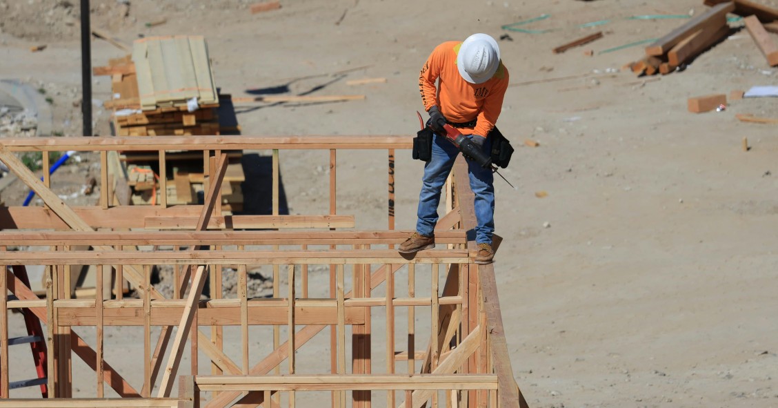Construção de casas em Portugal com o PRR