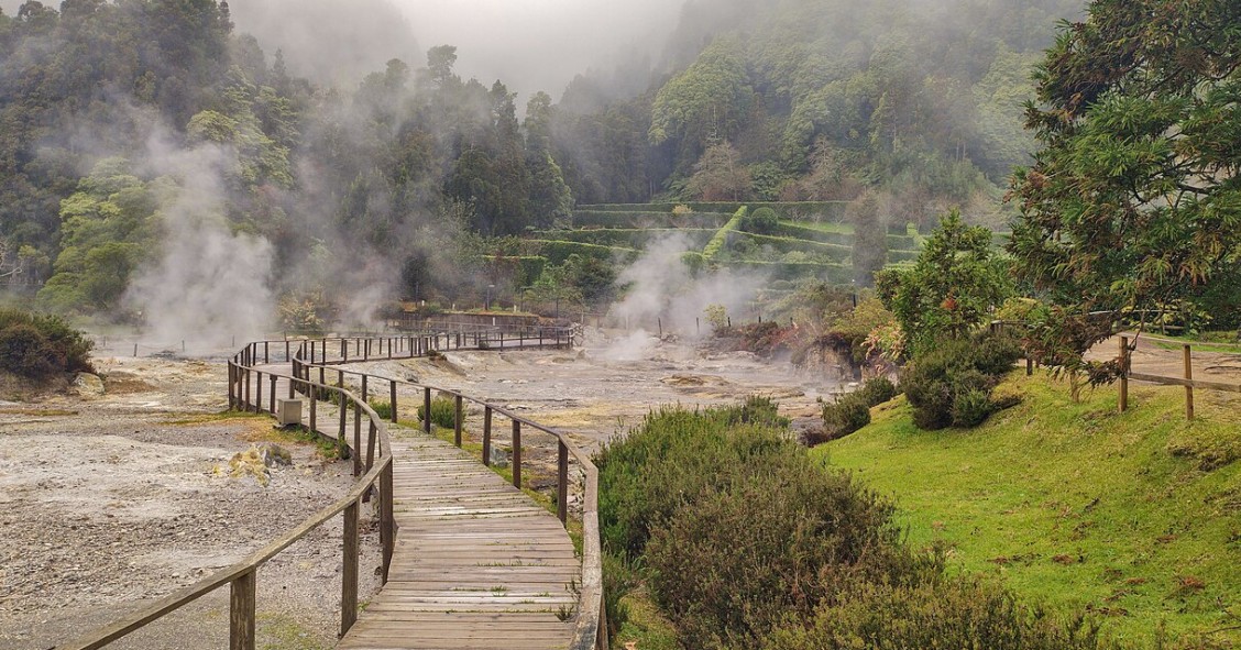 Furnas