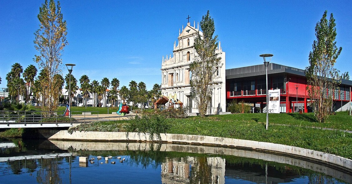Loures