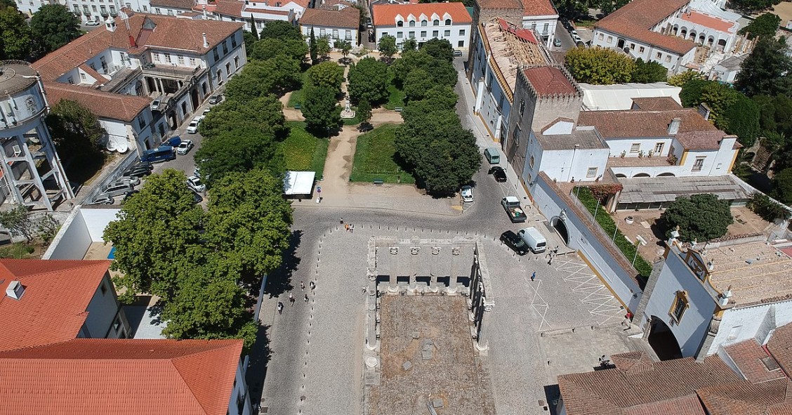 Évora
