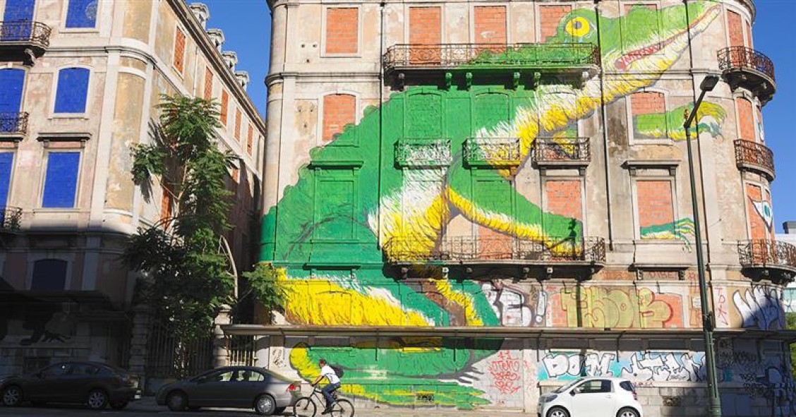 Edifícios abandonados na Avenida Fontes Pereira de Melo
