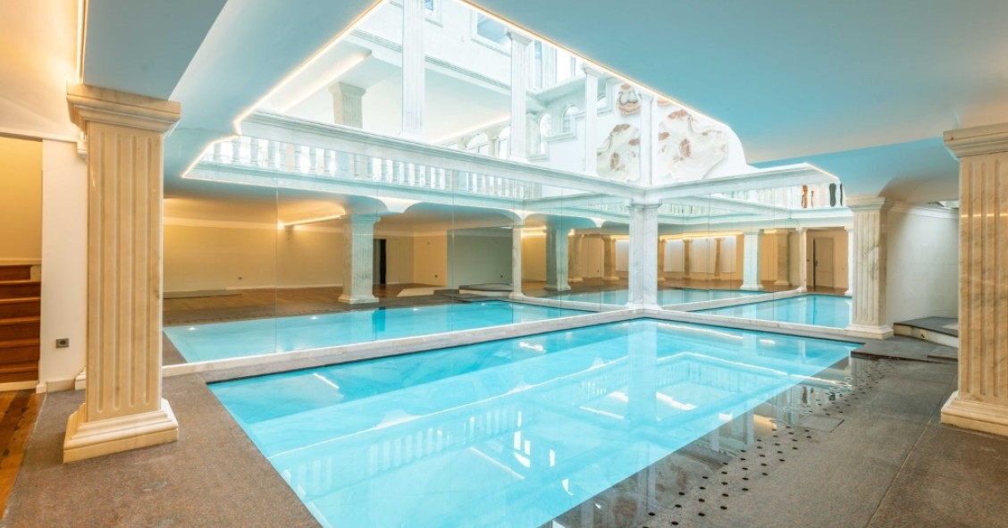Casas de luxo com piscina aquecida