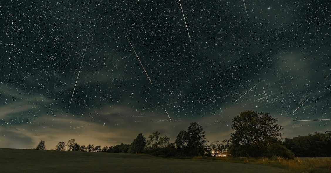 chuva de estrelas durante o verão