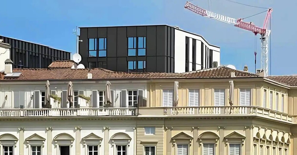 Cubo negro em Florença