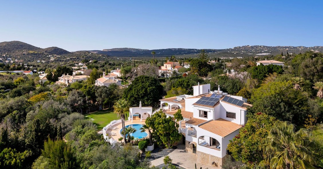 Algarve villa for sale