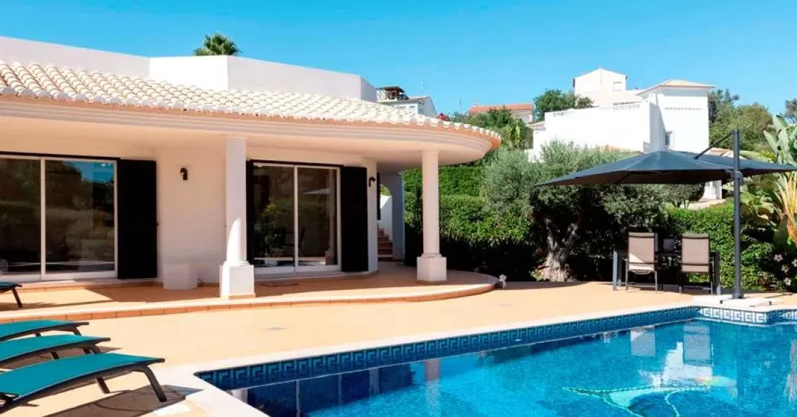 Casa em Albufeira e Olhos de Água, Faro - 1.045.000 euros