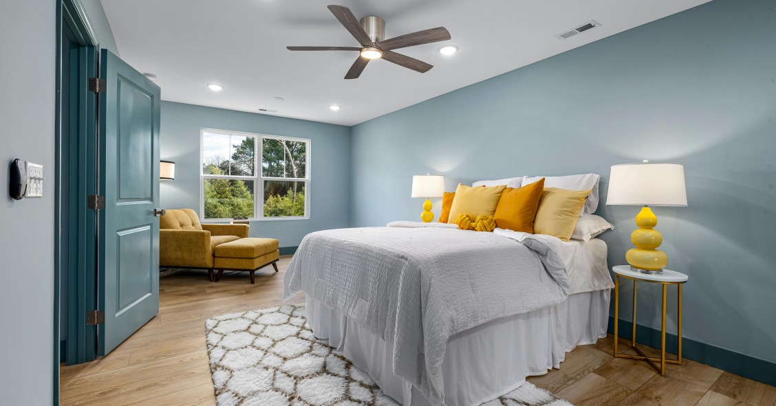 Quarto colorido e relaxante