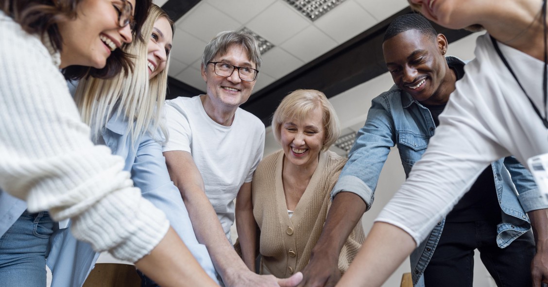 Trabalhadores de diferentes gerações
