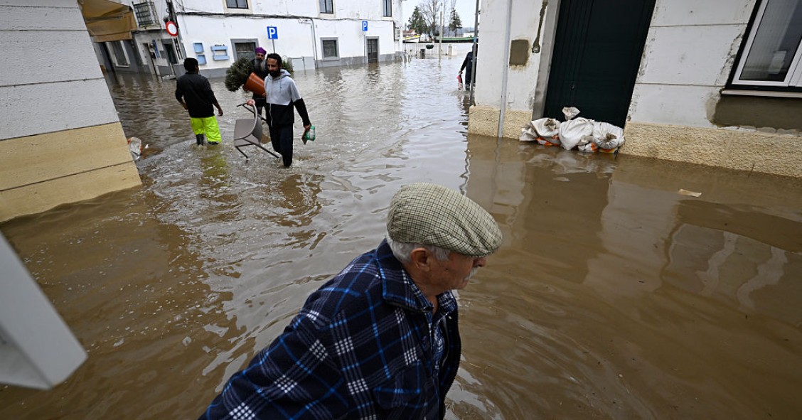 Reparar casas após tempestades