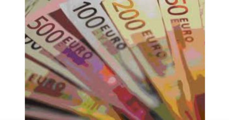 euro já valorizou hoje 0,40% ultrapassando a fasquia dos 1,36 dólares economia cresce 1,5% face ao terceiro trimestre de 2009