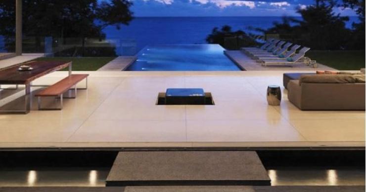 vista para o mar a partir da sala casas de sonho: “villa” com piscina de horizonte infinito para o mar de kamala beach (tailândia)