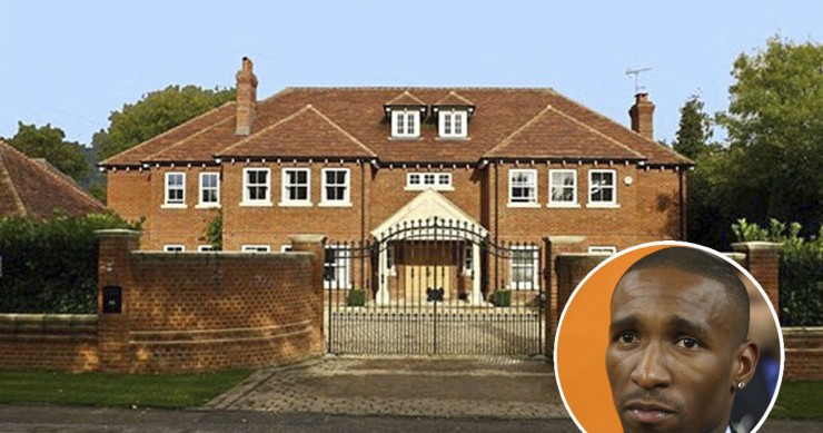 Casas de famosos: futebolista inglês Jermaine Defoe põe mansão à venda