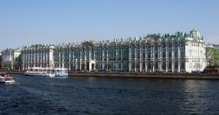 museu hermitage está localizado em são petersburgo, na rússia museu hermitage restaurado por 400 milhões