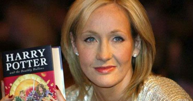jk rowling, escritora inglesa autora dos livros da saga harry potter jk rowling vai demolir mansão que comprou por mais de um milhão de euros
