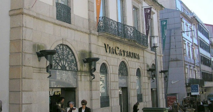 sonae vende participação de 25% no centro comercial via catarina