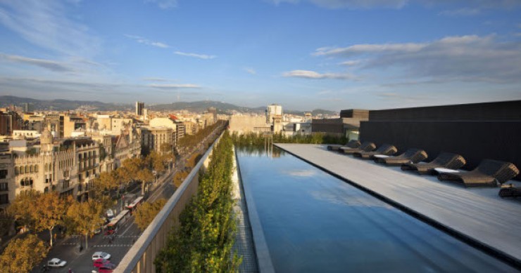 hotel mandarin oriental: vista para a barcelona mais modernista desde a piscina (fotos)