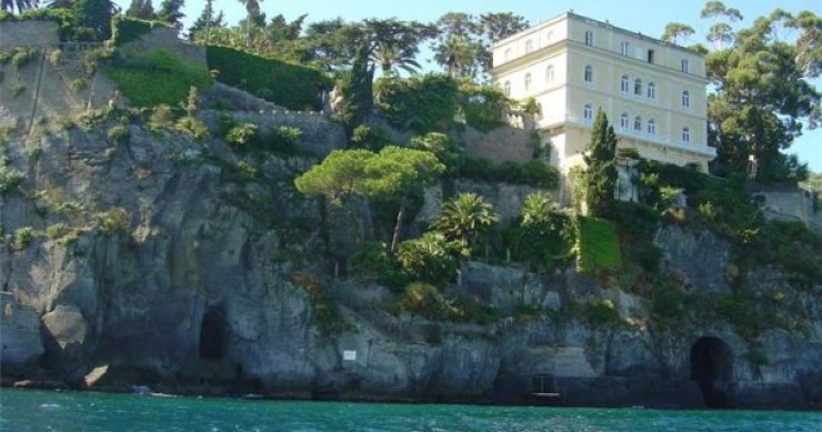 casas de sonho: viver num palácio romano com vista para o mar (fotos)