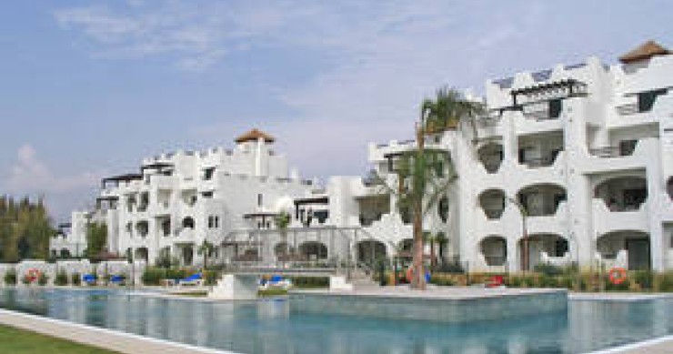 esta casa, localizada em cádiz, custava 395.000 euros e agora está à venda por 185.000 As 50 casas novas em Espanha que mais baixaram de preço este ano