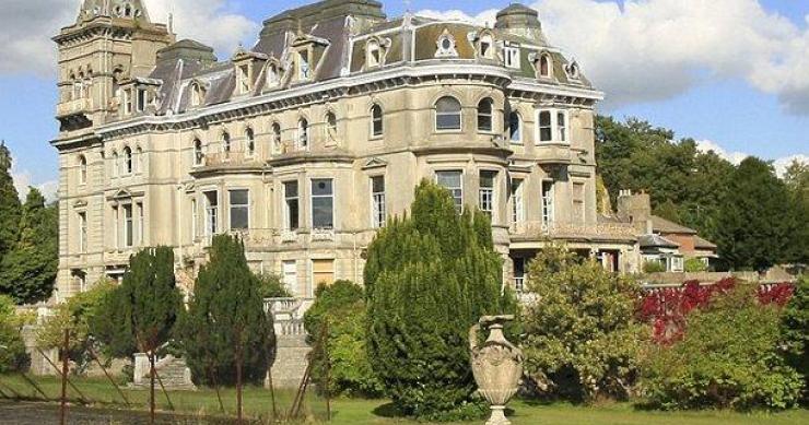 vista do exterior da mansão que pertenceu ao filho mais velho do rei jorge ii casa mais cara do reino unido vendida por 160 milhões (fotos)