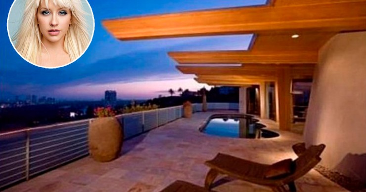 Casas de famosos: Christina Aguilera vende a sua casa em Los Angeles com desconto de 42%