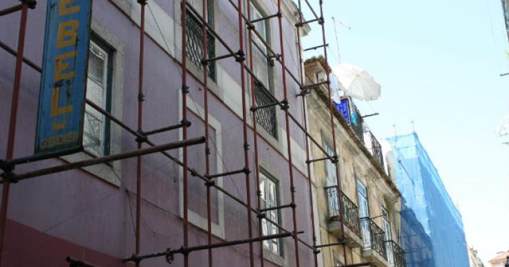 sindicato da construção considera que o sector "atravessa uma situação que nunca atravessou" construção pode perder 20 mil postos de trabalho