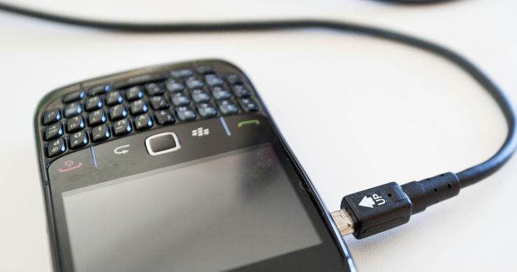 com esta medida, é expectável um aumento de devedores registados na base de dados partilhada “lista negra” dos telemóveis começa em dívidas de 97 euros