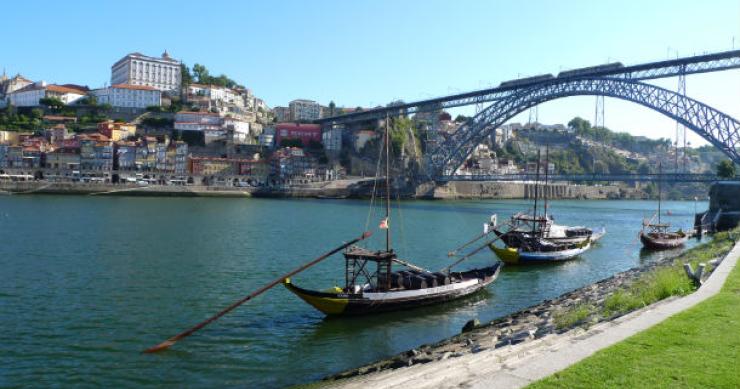 zona dos crérigos e graffitis em prédios abandonados são tesouros urbanos referidos pela publicação os tesouros urbanos do porto descobertos pela lonely planet