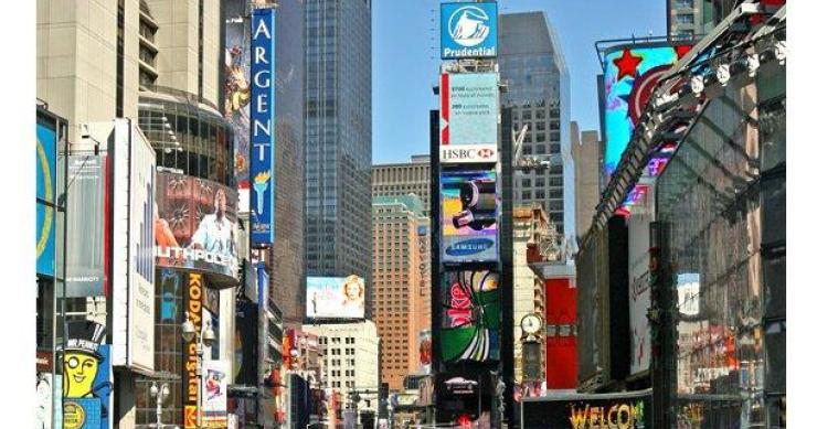 vista para a torre times square venda de apartamentos em manhattan cai mas os preços sobem