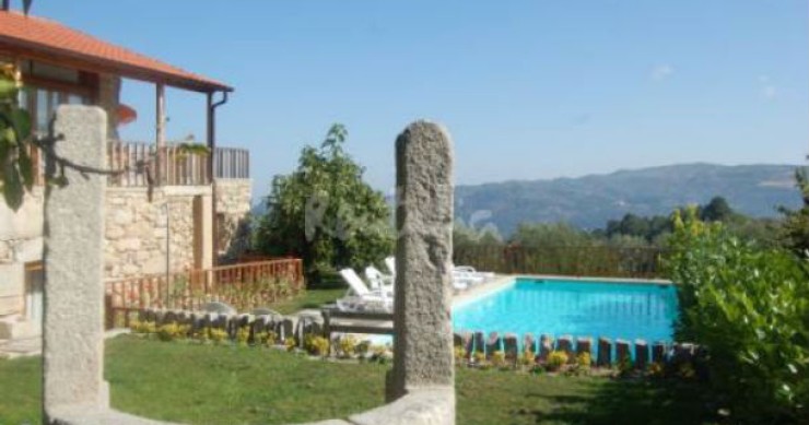 as casas rurais “outros tempos – turismo de aldeia” encontram-se na aricera, em armamar um hostel em barcelona a pensar nos alpinistas