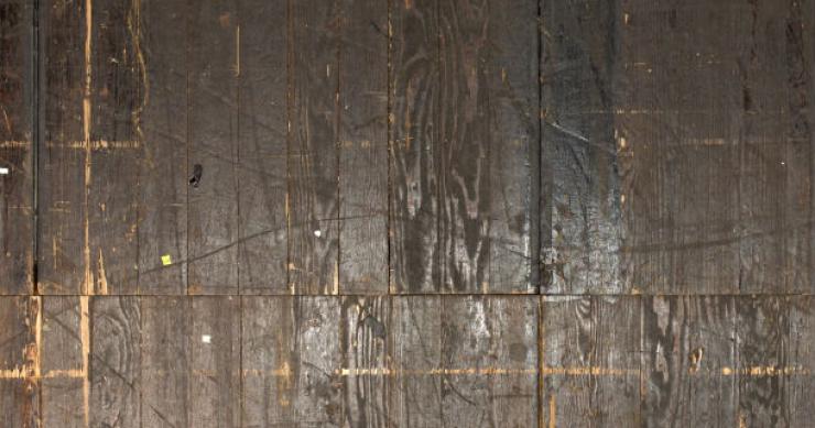estes 4 m2 podem ser arrendados por 250 euros durante os 90 minutos do espectáculo teatro em lisboa arrenda parte do palco (fotos)