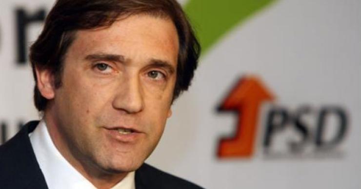 pedro passos coelho lembrou que portugal enfrenta grandes dificuldades austeridade extra? a culpa é de sócrates, diz passos