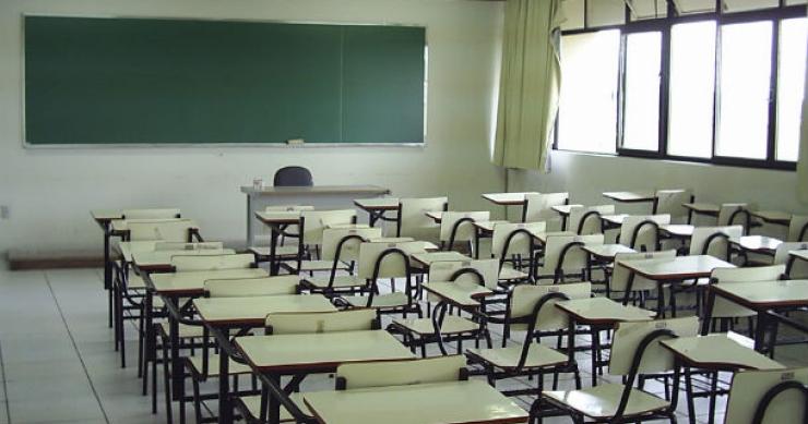 obras em 20 escolas adiadas por falta de dinheiro