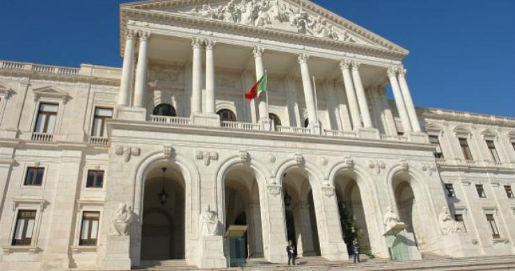 novo pacote laboral discutido hoje no parlamento