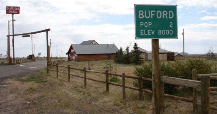 a cidade de buford, no estado de wyoming, tem apenas um habitante, don sammons vietnamita compra cidade mais pequena dos eua (vídeo)