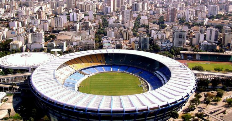 estádio maracanã, no rio de janeiro, um dos que vai receber o mundial de 2014 obras para mundial de futebol e jogos olímpicos forçam 170 mil brasileiros a sair de casa